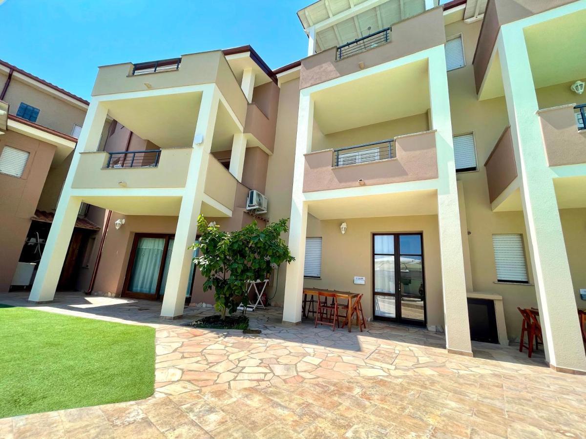 Apartment Eva Tergu Екстериор снимка
